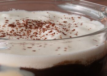 sobremesa moça gelada