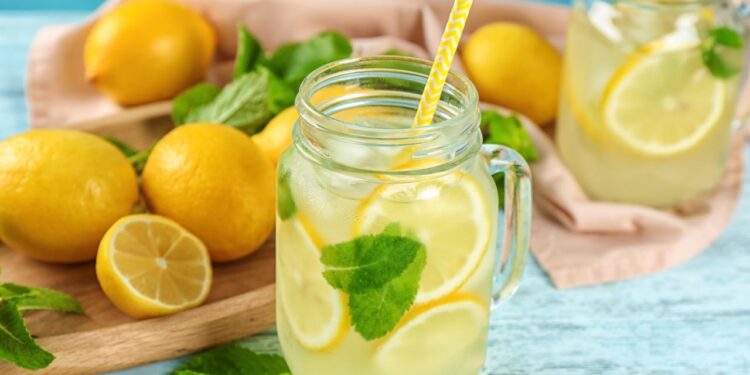 suco de limão e ora-pró-nóbis