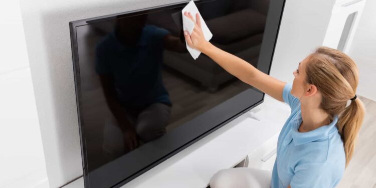 Como limpar corretamente as telas de TV e notebook: 12 dicas valiosas