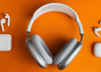 FONES DE OUVIDO: Veja dicas de como mante-los limpos e durarouros