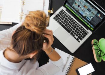 Seu trabalho não sai da sua cabeça? Veja 7 dicas para você não ser consumido pelo trabalho