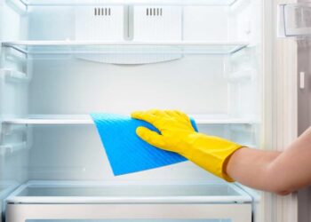Conheça a parte da sua geladeira que você precisa limpar para reduzir o consumo de energia