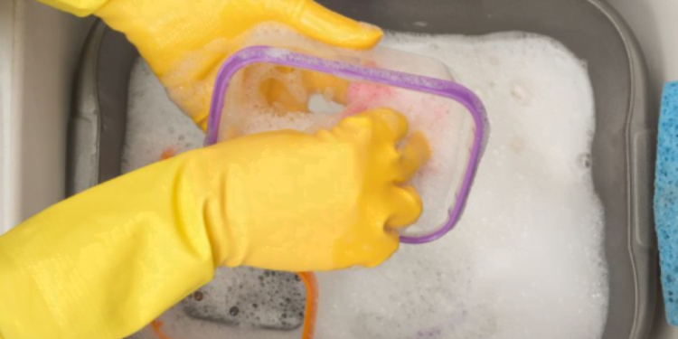 Diga adeus as vasilhas plásticas amareladas com essas 3 dicas!