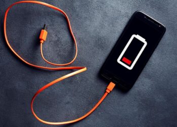 SEGREDO REVELADO! Descubra por que a bateria do seu celular acaba mais rápido do que antes