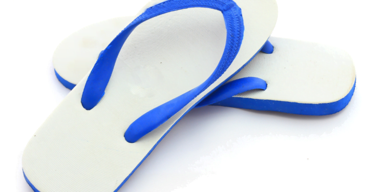 Como deixar chinelo branco como novo?