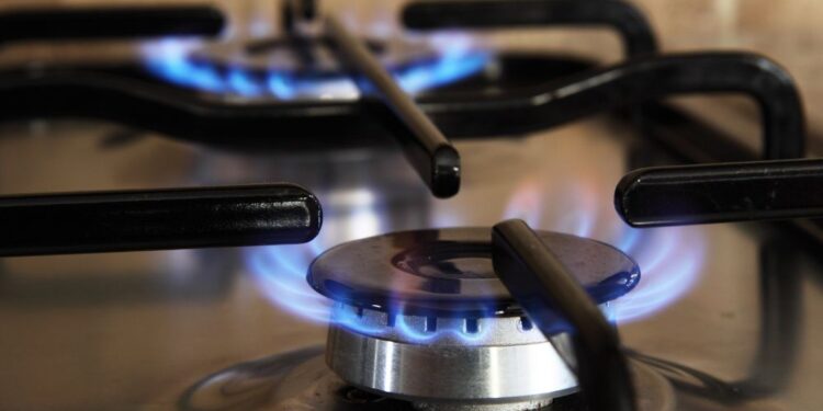 Como desentupir boca de fogão?