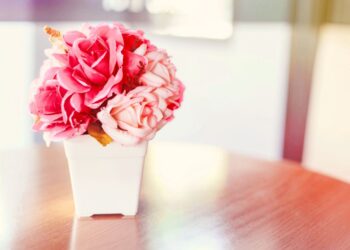 Como fazer vaso de flor com potes velhos?
