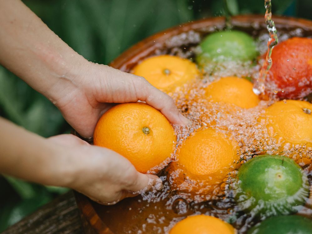 Como lavar frutas e verduras?