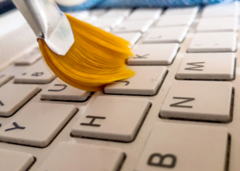 Como limpar teclado de notebook? Confira dicas
