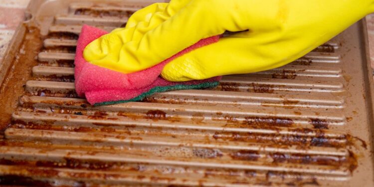 Misturinha para limpar grelha de churrasqueira!