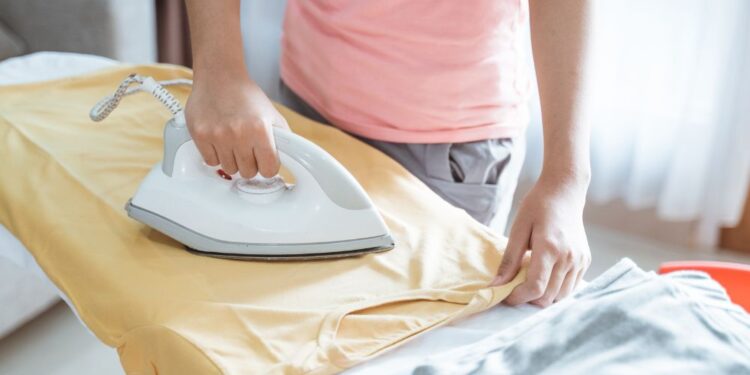 Misturinha para passar roupas: Confira a melhor!