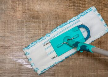 Passo a passo de como limpar piso vinílico