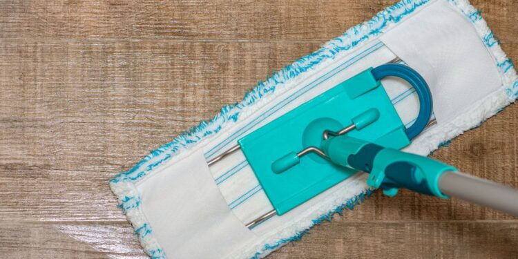 Passo a passo de como limpar piso vinílico