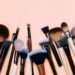 MAQUIAGEM: Dicas de como fazer a higienização de pincéis e esponjas