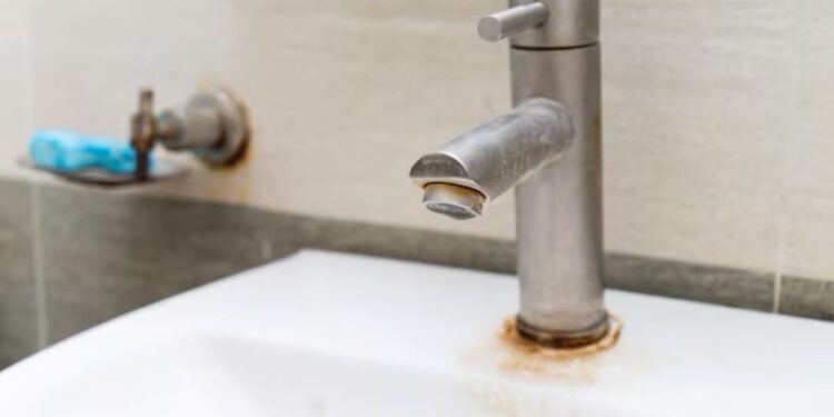 Torneira enferrujada nunca mais! Use este truque secreto
