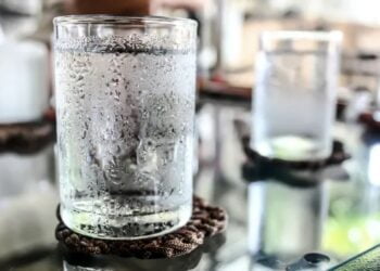 Água gelada ou natural: Saiba o que é melhor para o seu corpo