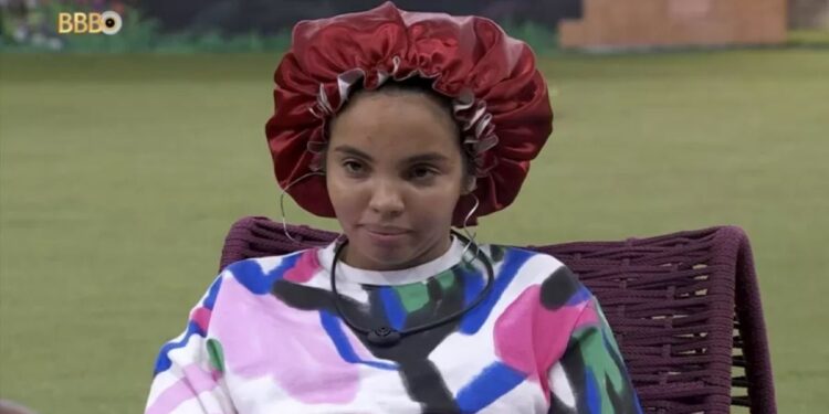 Adeus, frizz! Descubra os benefícios da touca de cetim usada por Pitel no BBB