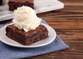 bolo gelado rápido de chocolate