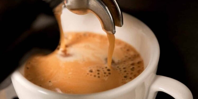 Confira 5 dicas para preparar um café expresso PERFEITO