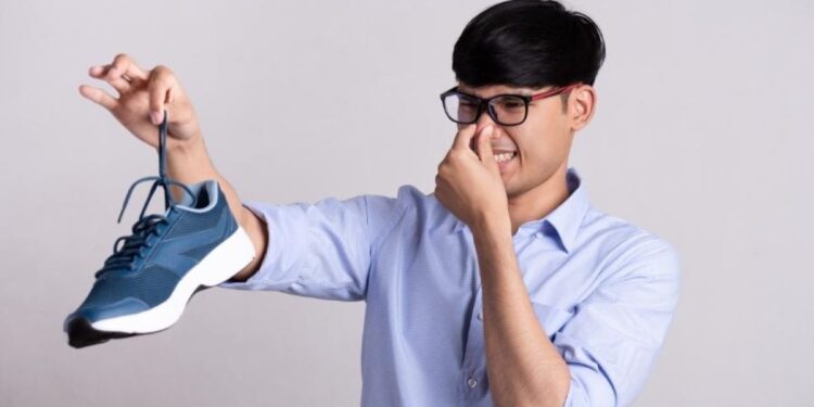 ADEUS CHULÉ: Confira dicas caseiras para se livrar do mau cheiro nos pés