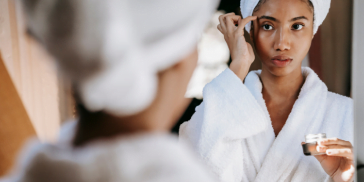 Dicas Simples para prevenir a perda de colágeno e manter a pele jovem