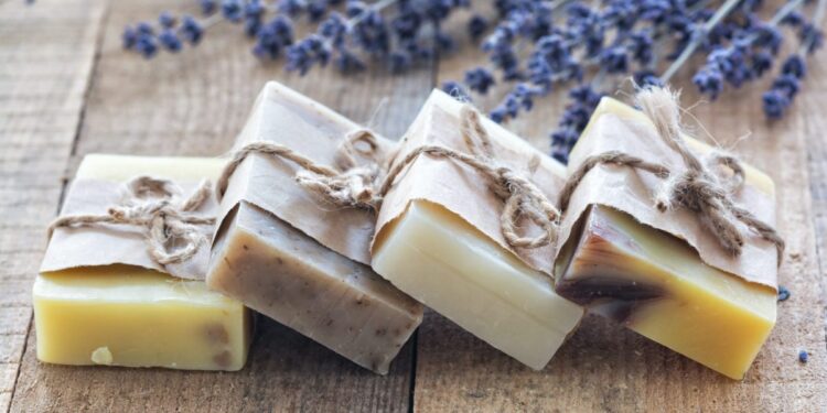 descubra como fazer sabonete artesanal