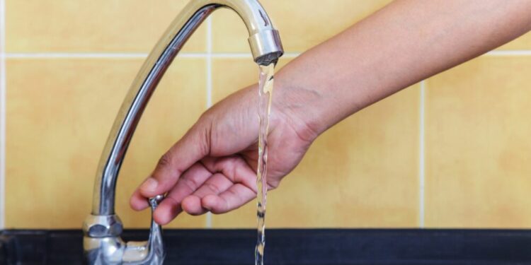 passo a passo de como trocar torneira