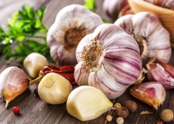 descubra simpatias com alho