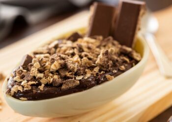 ganache de chocolate para rechear ovo de Páscoa de colher