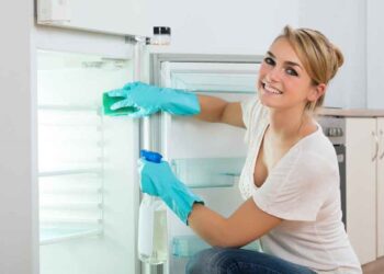 Descubra agora a parte da sua geladeira que você precisa limpar para reduzir o consumo de energia