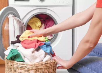 TRUQUE REVELADO! Descubra como desamassar roupa na máquina de lavar