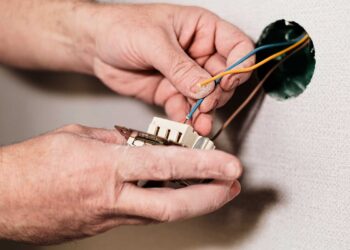 Como instalar uma tomada com interruptor: Passo a Passo para garantir segurança