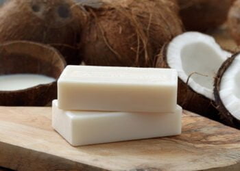 saiba como fazer sabão de coco caseiro