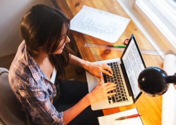 Quer trabalhar pela INTERNET? Confira 7 formas de ganhar dinheiro online