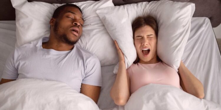 PARE AGORA DE RONCAR: Veja dicas para ter um sono tranquilo e sem barulho