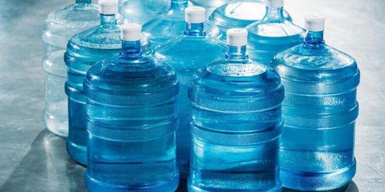 CONTAGEM REGRESSIVA: Saiba porque os garrafões de água estão com os dias contados