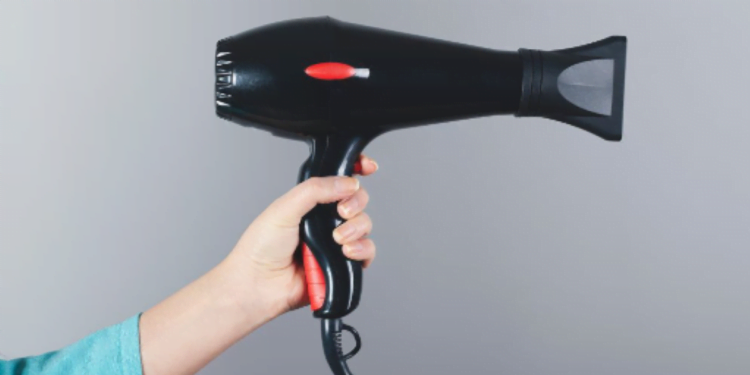 É possível deixar a casa brilhando com o secador de cabelo? Confira 10 dicas infalíveis!