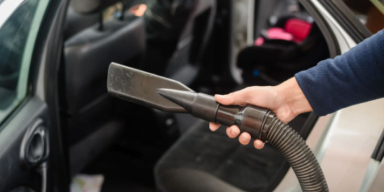 Método de limpeza fácil: deixe a parte interna do seu carro brilhante!