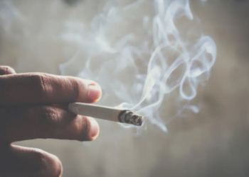 Como eliminar o cheiro de Cigarro do Carro: 3 dicas simples e eficazes