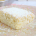 Bolo Gelado de Coco: confira a receita e saiba onde saborear essa delícia com gostinho de infância