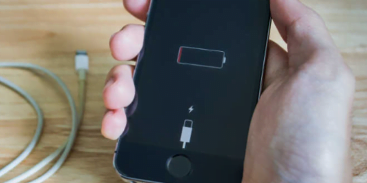 Confira os Erros que metade das pessoas comete ao Carregar seus Smartphones