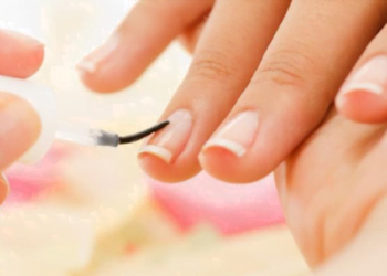 Como obter Unhas de salão em casa? Domine esta técnica infalível!