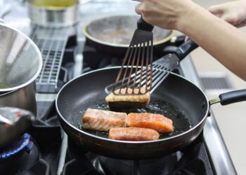Como fritar sem sujar a cozinha
