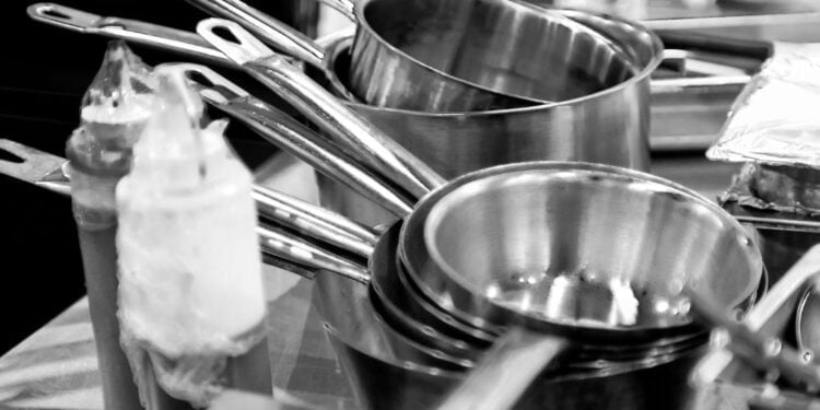 Como lavar utensílios de inox?