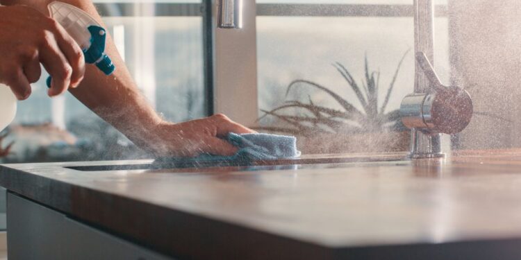 Como organizar a limpeza da cozinha?