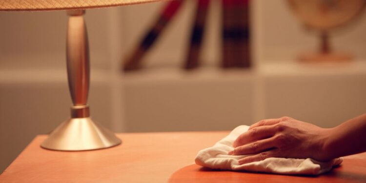 Como remover o pó das superfícies sem espalhar?