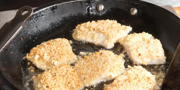 Como tirar cheiro de peixe da cozinha?