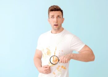 Como tirar mancha de roupa branca sem alvejante?