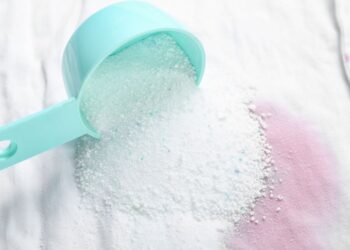 Como tirar mancha de transferência de cor? Veja dicas!