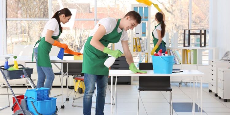 Estes erros ao limpar os móveis podem estragá-los!